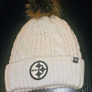 Pittsburgh Steelers NFL Women's White Cable Knit Pom Beanie.